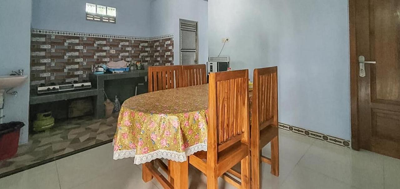 Griya Mbak Tafik Syariah Hotel Gendingan Luaran gambar